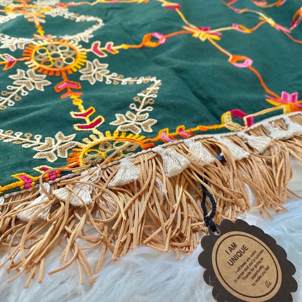 NWT Boho Embroidered Shawl Throw Wrap Muktipurpose